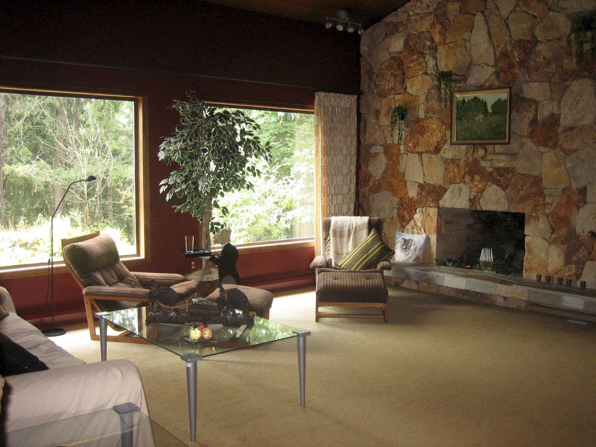 Misty Meadows Bed & Breakfast 3*